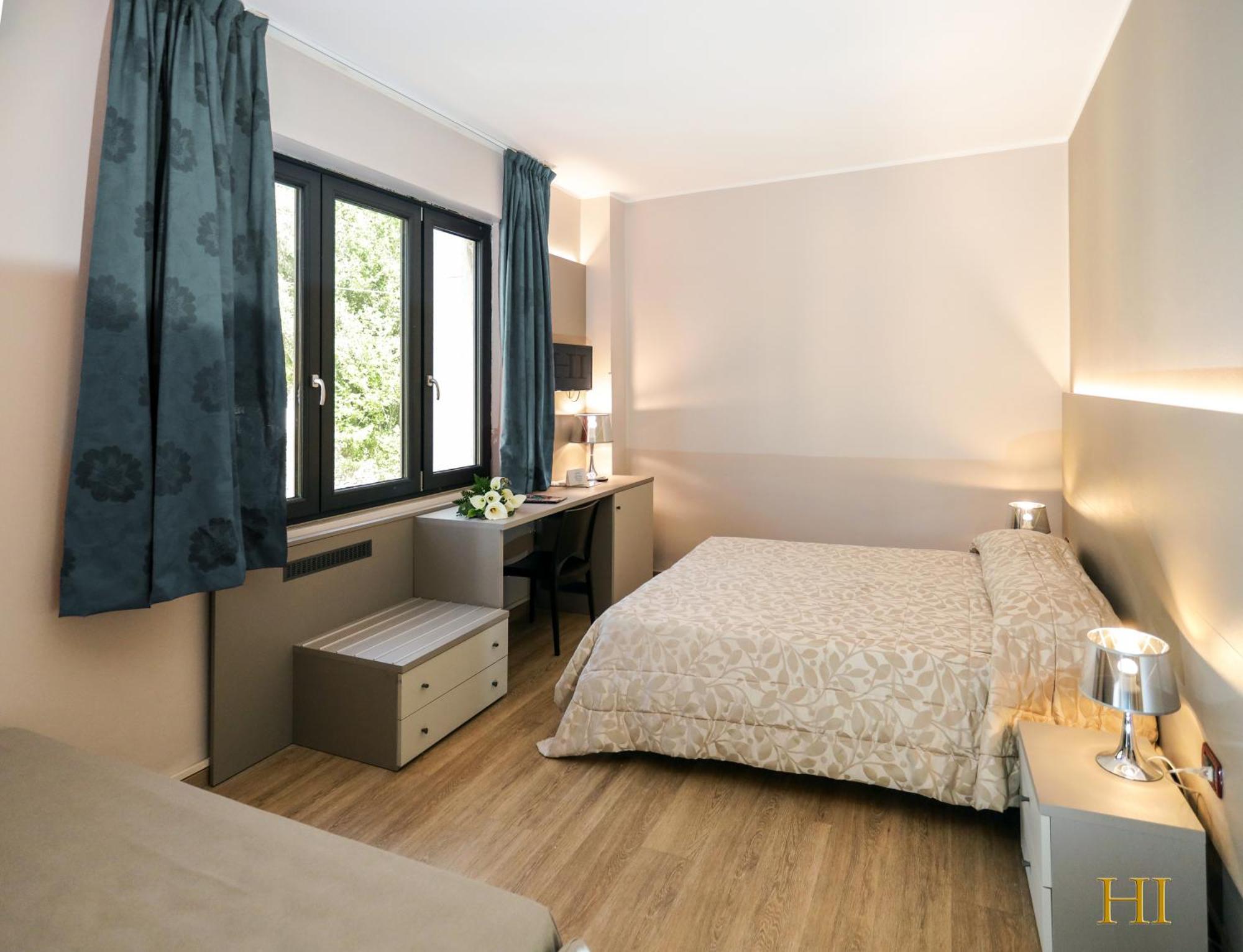 לריצ'י Hotel Italia מראה חיצוני תמונה
