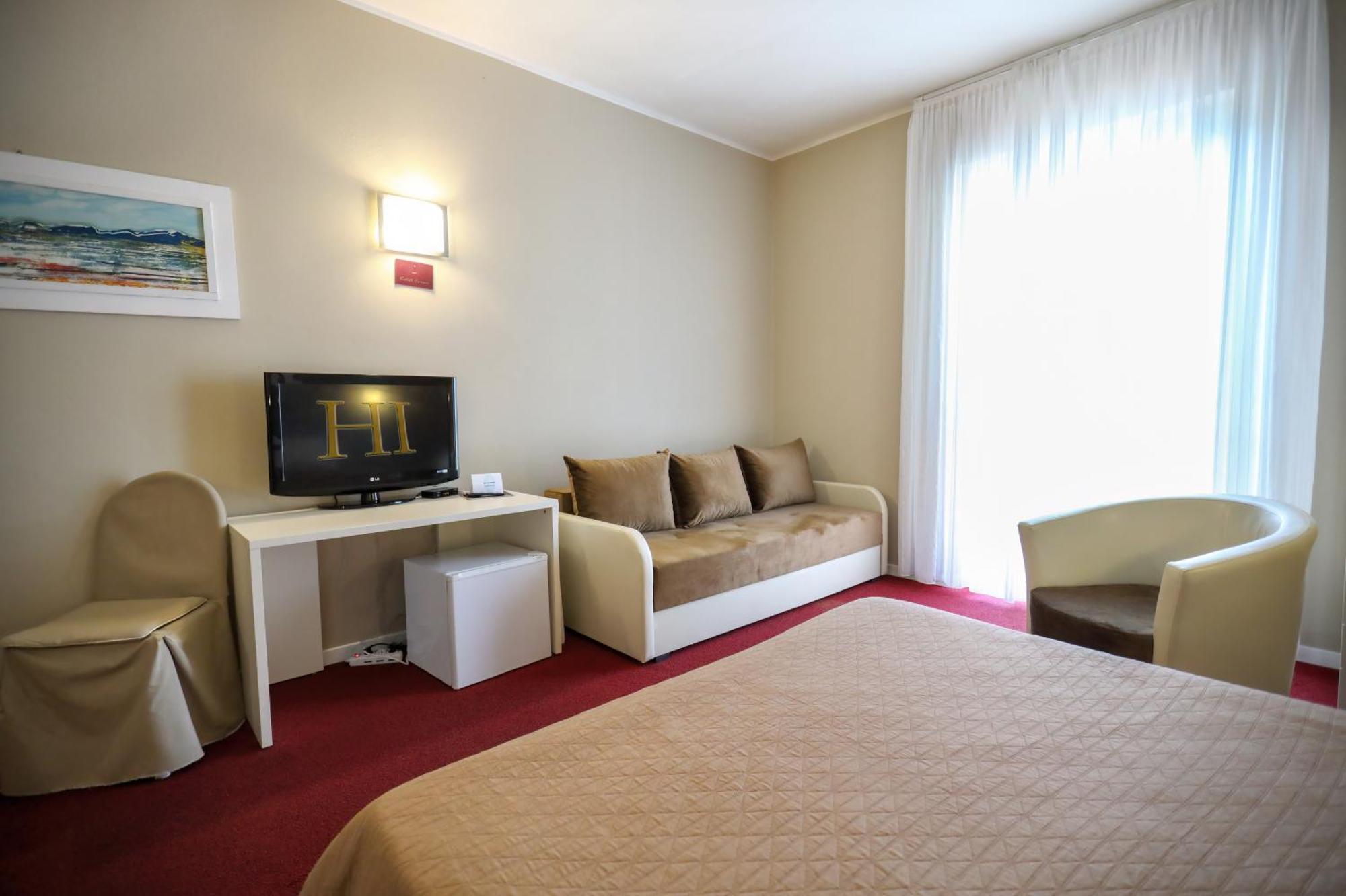 לריצ'י Hotel Italia מראה חיצוני תמונה