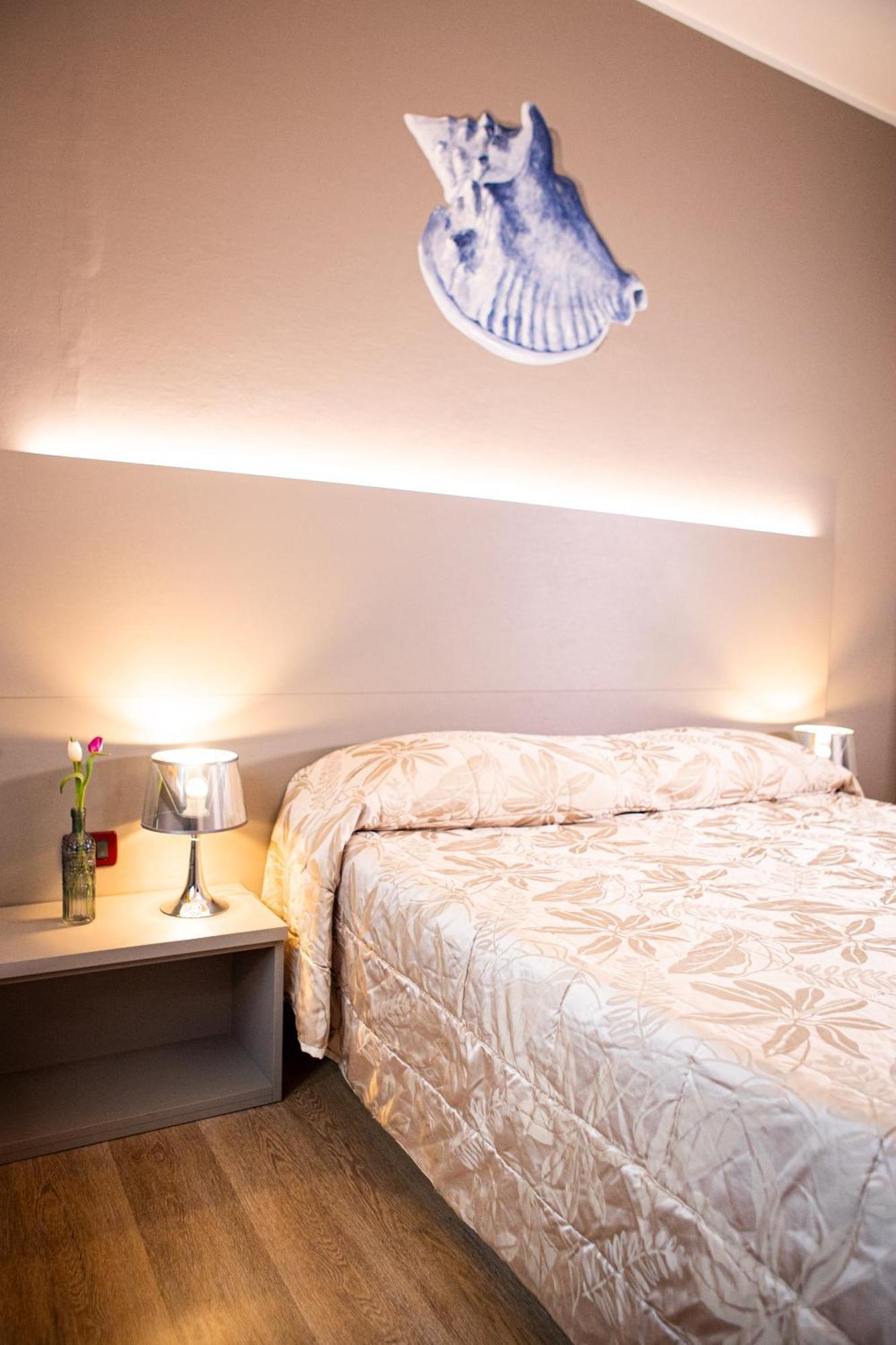 לריצ'י Hotel Italia מראה חיצוני תמונה