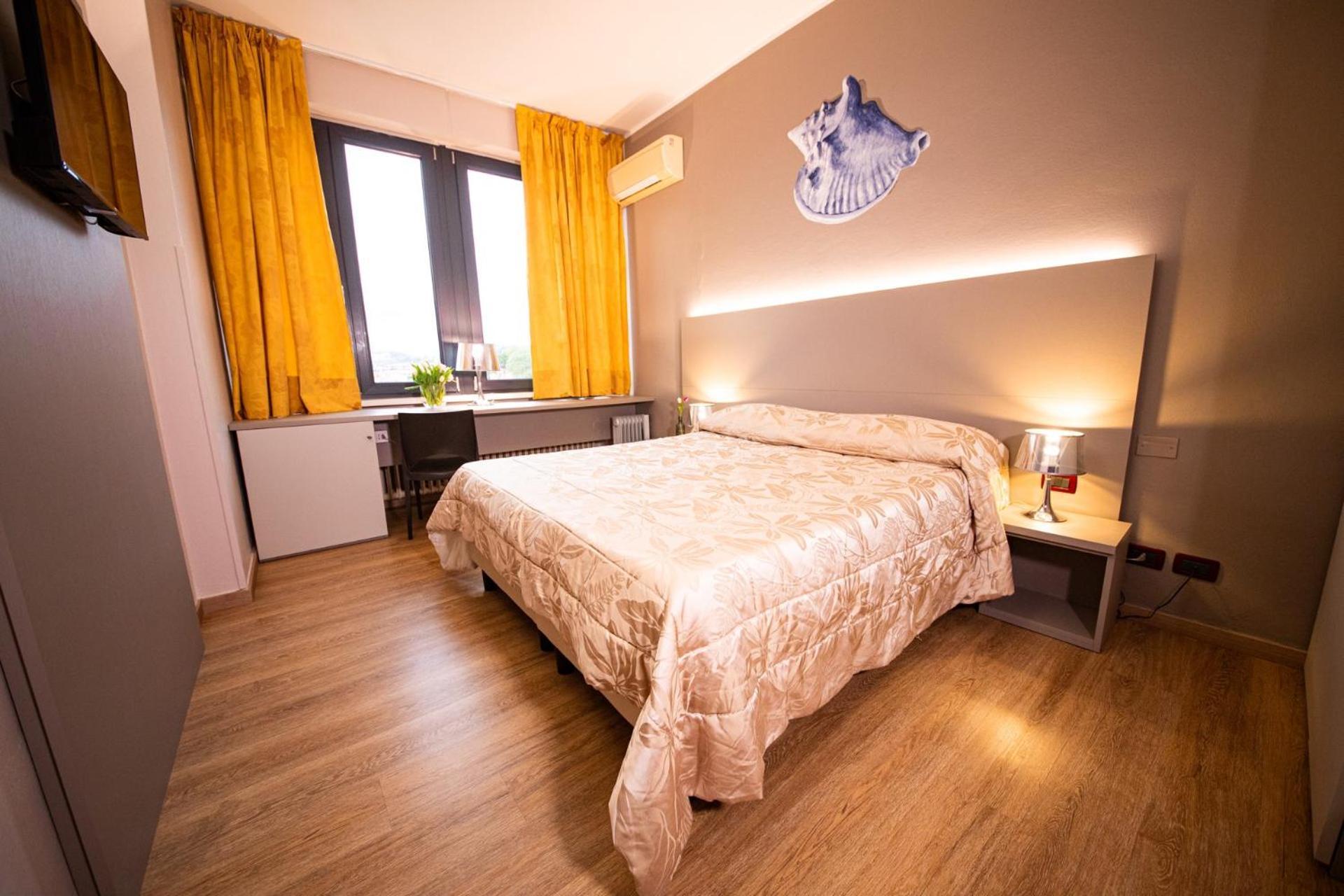 לריצ'י Hotel Italia מראה חיצוני תמונה