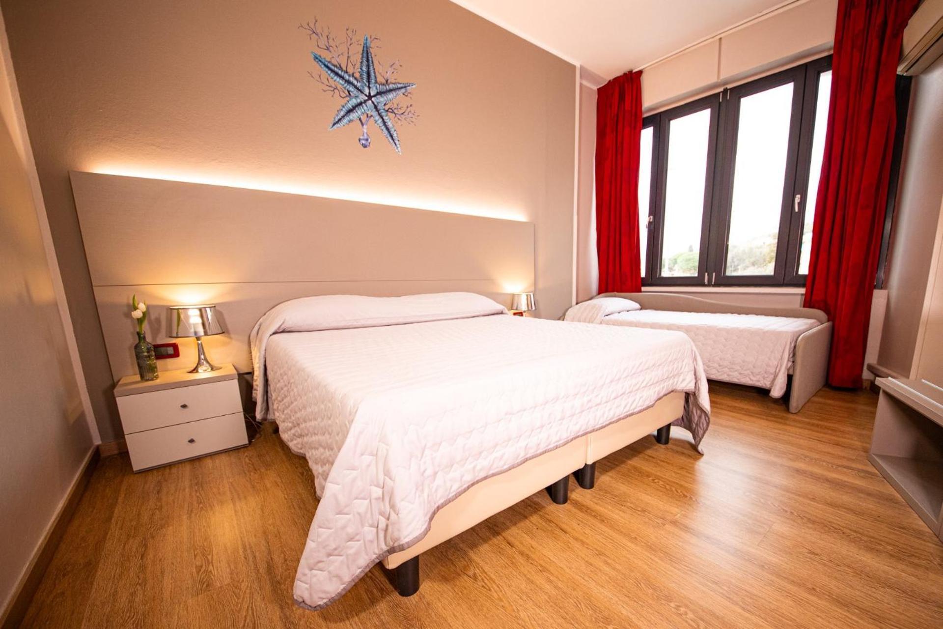 לריצ'י Hotel Italia מראה חיצוני תמונה